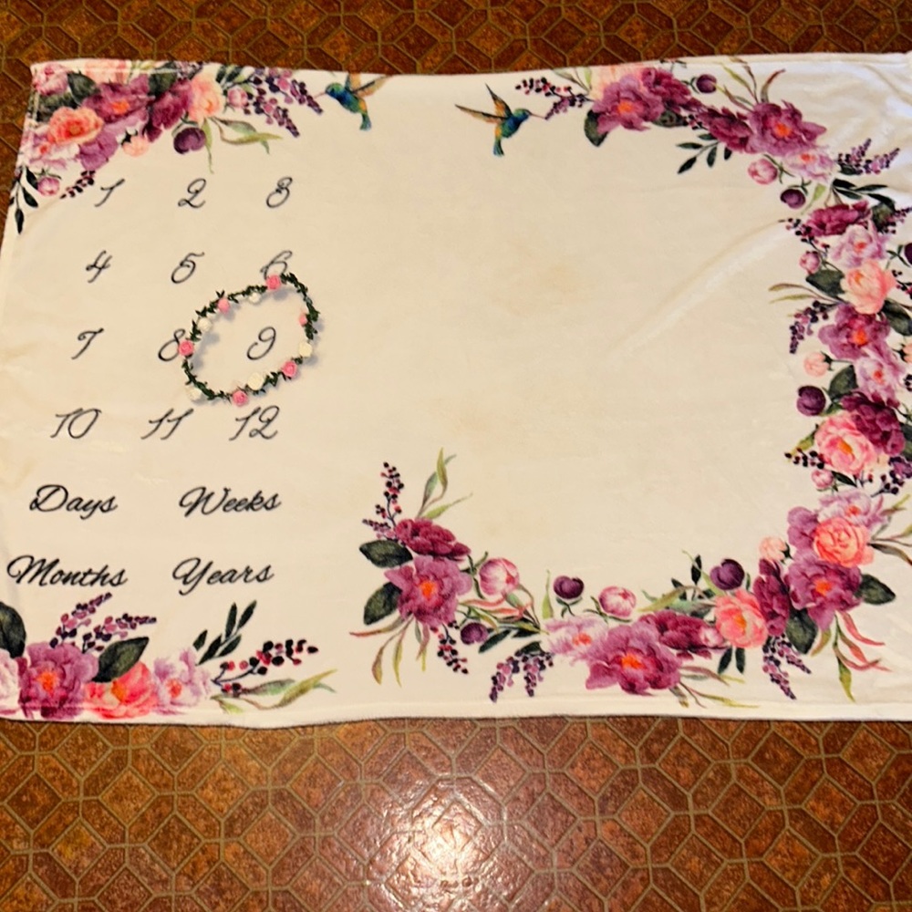 Baby Blanket and Rose 🌹 Garland (months & years)